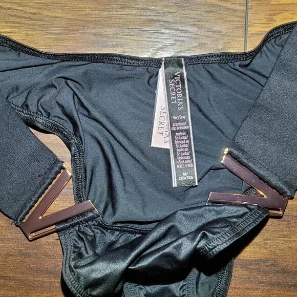 Victoria's Secret Brazilian Style Panties. New with Tags Size Medium.